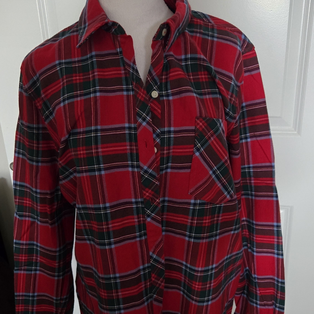 Vineyard Vines Red Blue Womens Shirt. Size 14